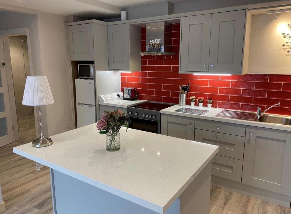 Trinity Apartments Four 1-Bedroom Apts Waterford City Centre Eksteriør billede