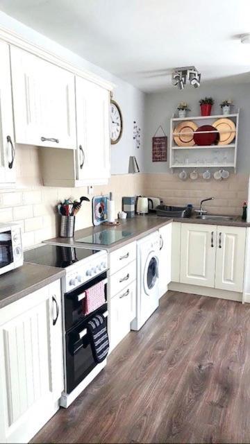 Trinity Apartments Four 1-Bedroom Apts Waterford City Centre Eksteriør billede
