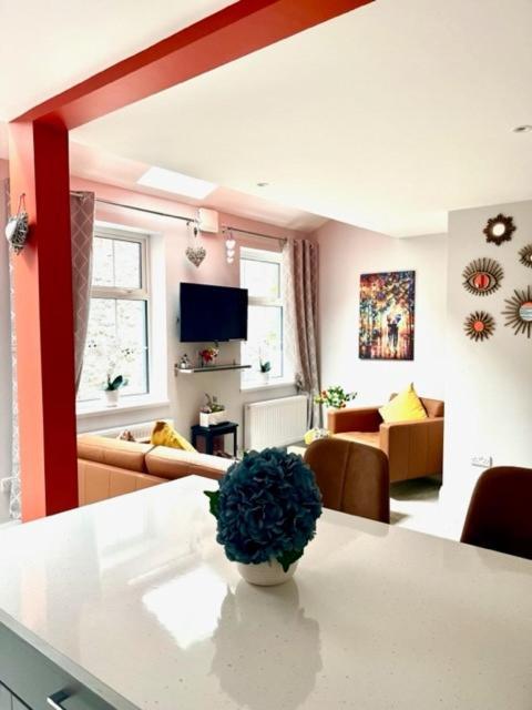 Trinity Apartments Four 1-Bedroom Apts Waterford City Centre Eksteriør billede