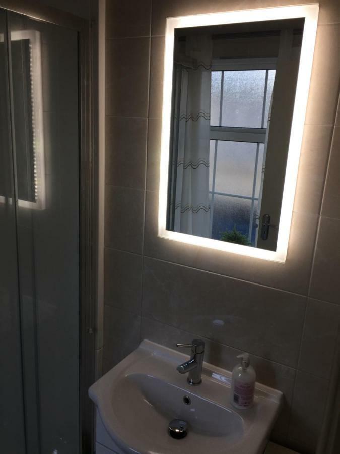 Trinity Apartments Four 1-Bedroom Apts Waterford City Centre Eksteriør billede